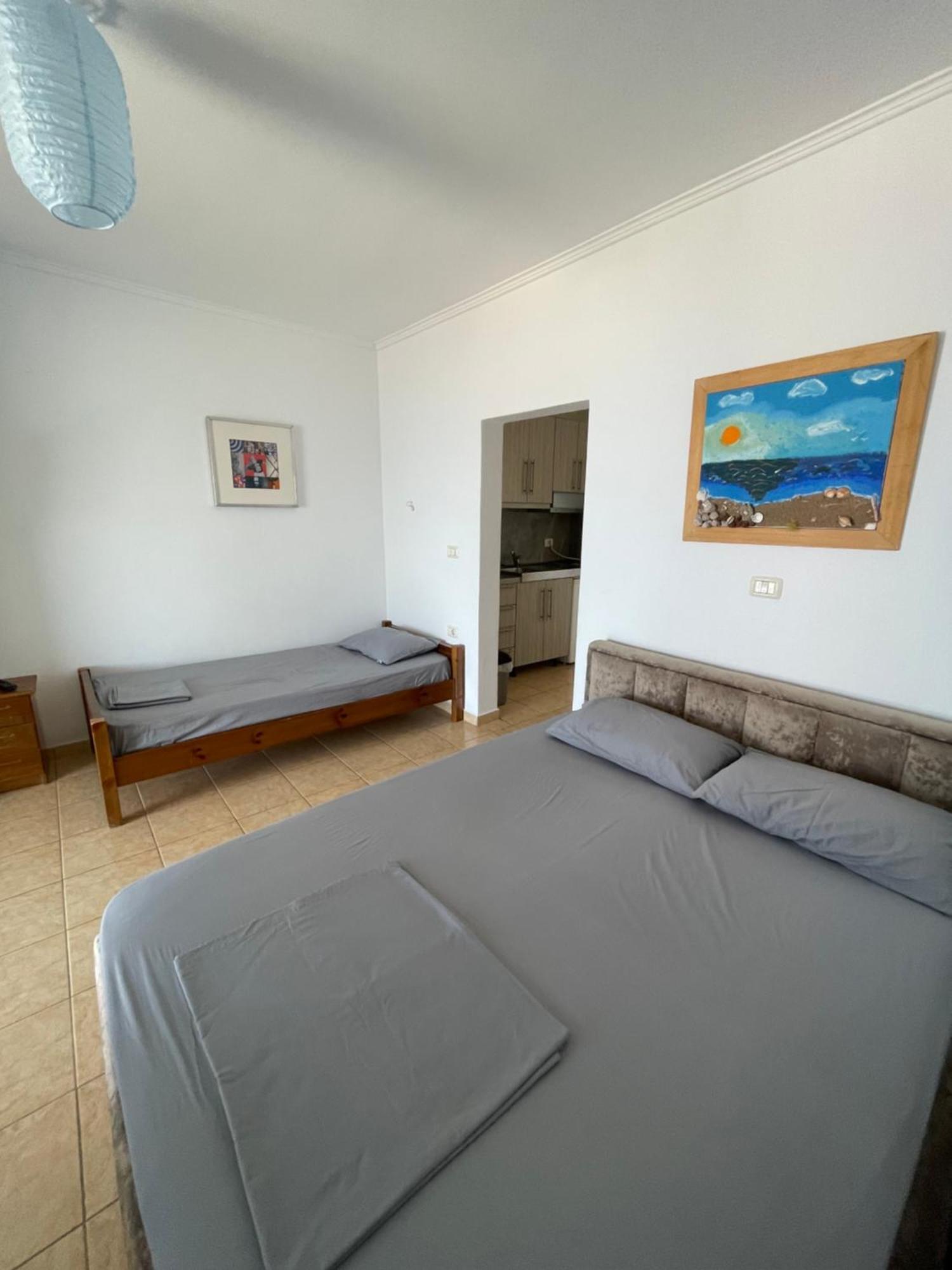 Vila Gusti Guest House บอร์ช ภายนอก รูปภาพ