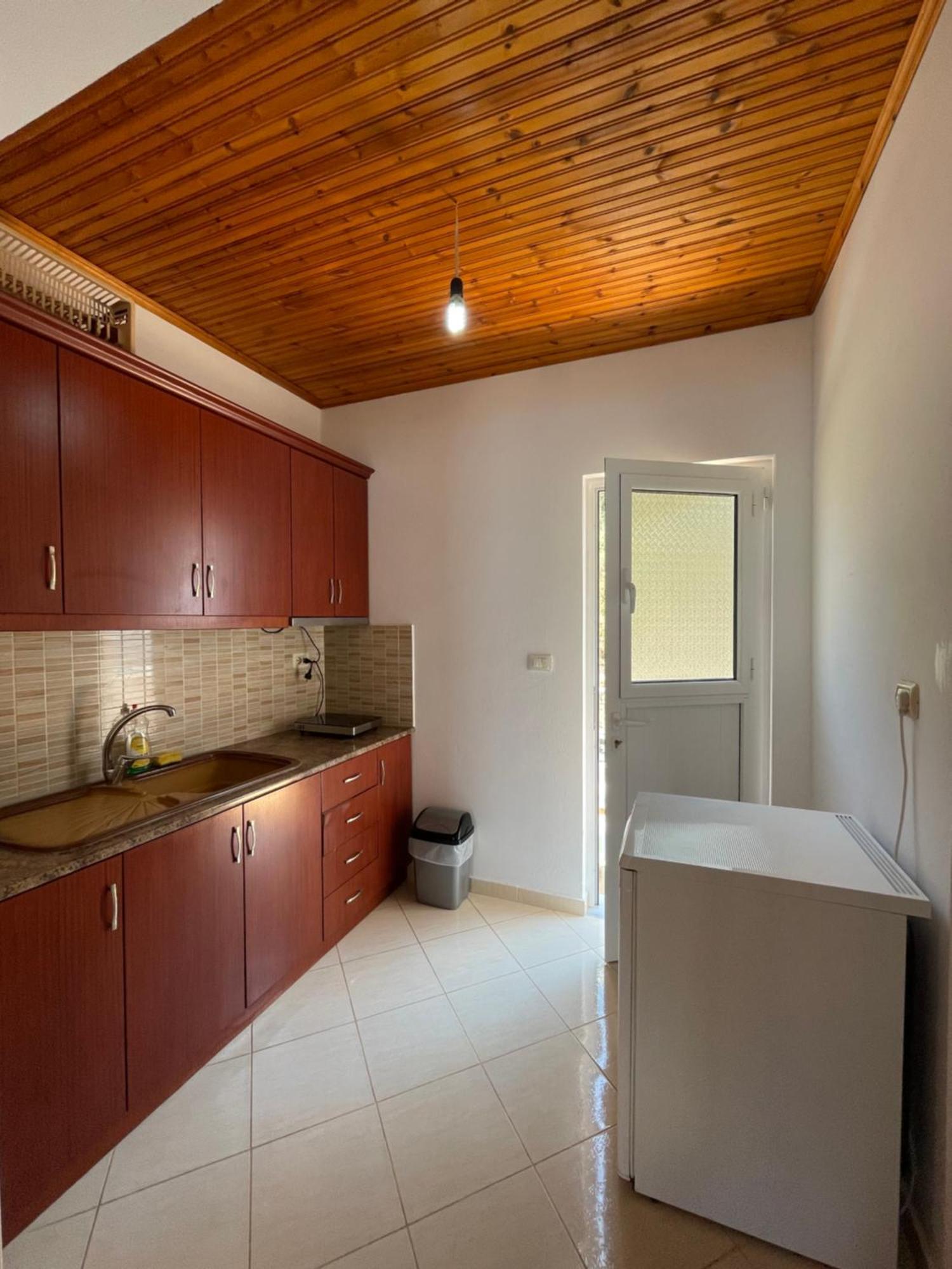 Vila Gusti Guest House บอร์ช ภายนอก รูปภาพ