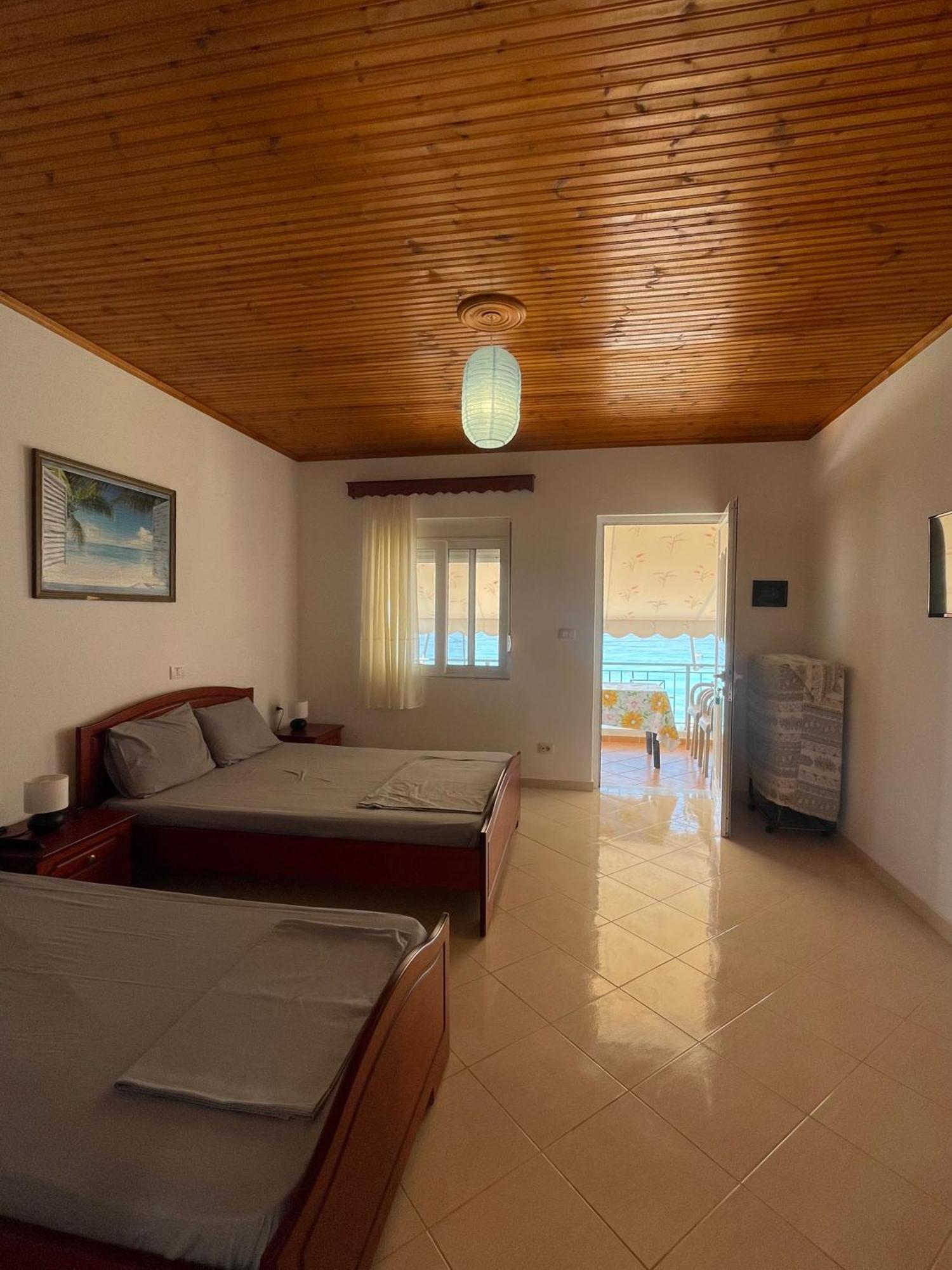 Vila Gusti Guest House บอร์ช ภายนอก รูปภาพ